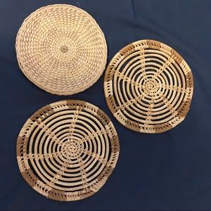 Set of 3 wicker trivets